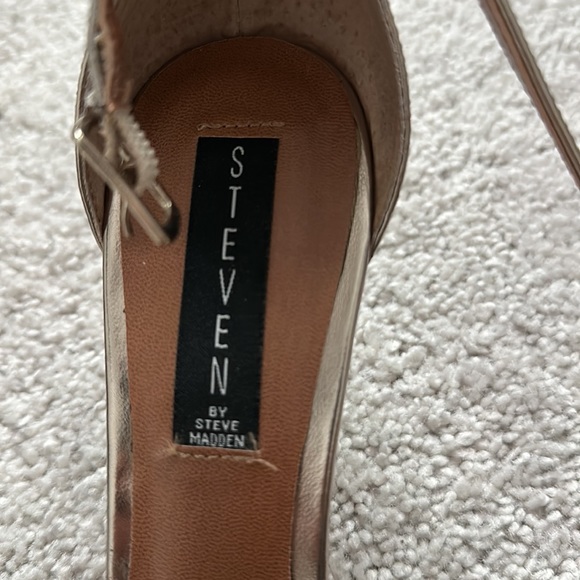 Women’s gold dress sandal - Picture 5 of 5